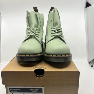 Dr. Martens 1460 Pascal Sage Green Leather Boots Women’s 9 NEW in Box